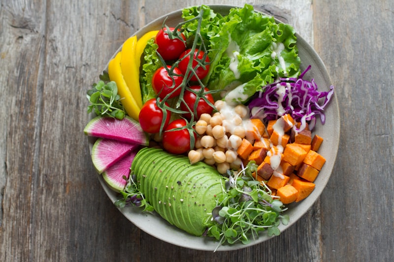 Balanced meal with vegetables and protein